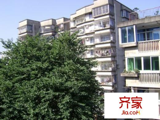 工程學(xué)院宿舍外景圖 