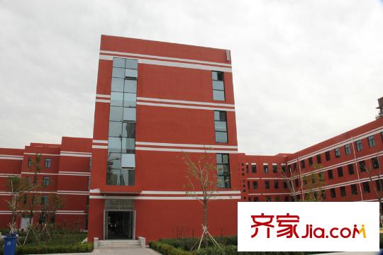 鉑悅山周邊配套-小區(qū)內(nèi)唐山博杰學(xué)校