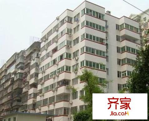 龍峰新村