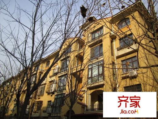 洛卡小鎮(zhèn)外景圖