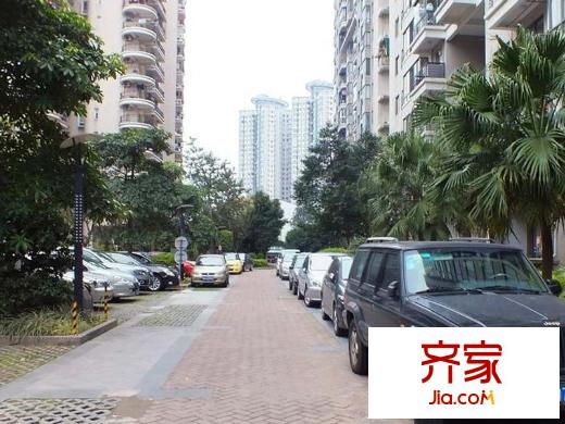 風(fēng)景藍(lán)水岸外景圖 