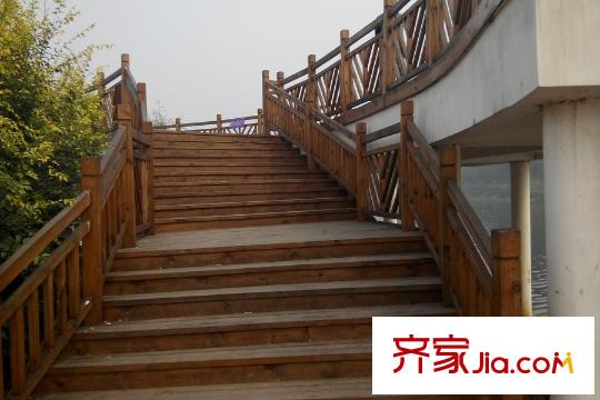 紫盈花園周邊木橋