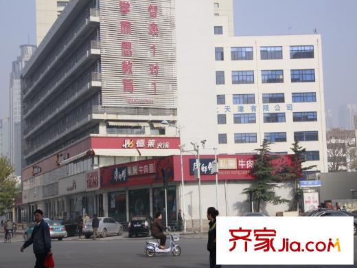 凱德國(guó)貿(mào)周邊向南100米商業(yè)