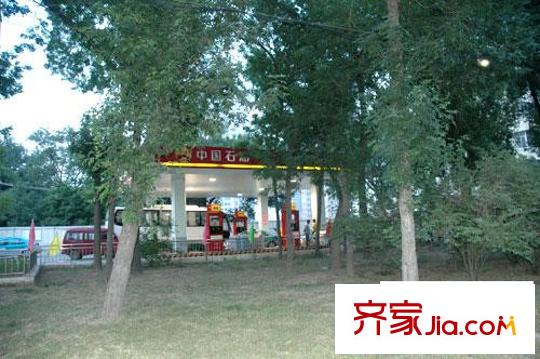 格調(diào)藝術(shù)領地周邊加油站