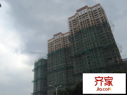 恒宇國(guó)際公園實(shí)景圖樓棟仰拍（20130926）