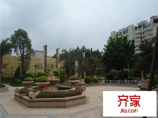 恒宇國(guó)際公園外景圖營(yíng)銷(xiāo)大樓正中央的美景（20130717）