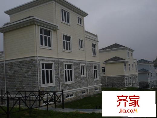 居住主題丹楓白鷺外景圖居住主題（丹楓白鷺） 
