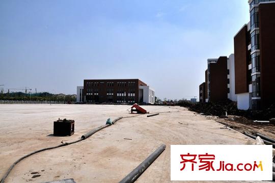 首城南湖墅周邊南湖小學(xué)