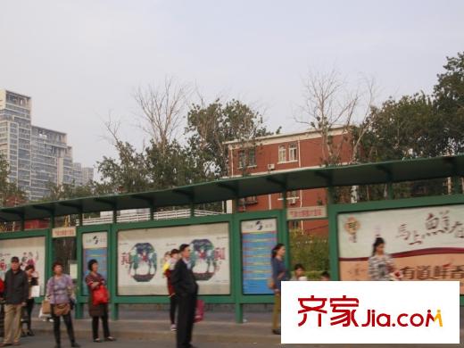 中海八里平方米 學(xué)府央墅周邊向東500米公交站