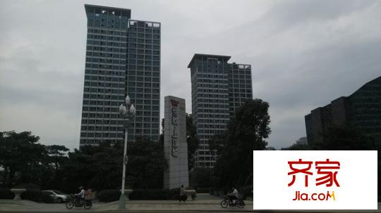 世歐上江城外景圖 