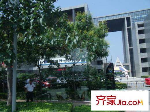 復(fù)地溫莎堡周邊臨近的銀行