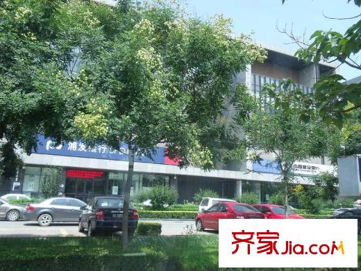 復(fù)地溫莎堡周邊臨近的銀行