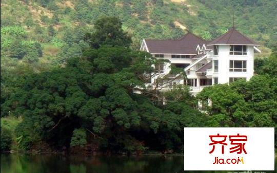 金水湖山城外景圖 