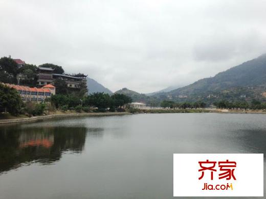 金水湖山城外景圖 