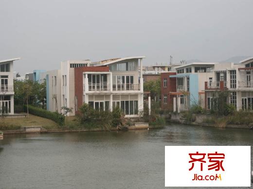 東方威尼斯一期別墅現(xiàn)房外景圖（2011.04.16）