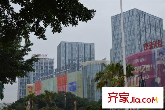 融僑奧體園著紅星美凱龍家居生活廣場(chǎng)