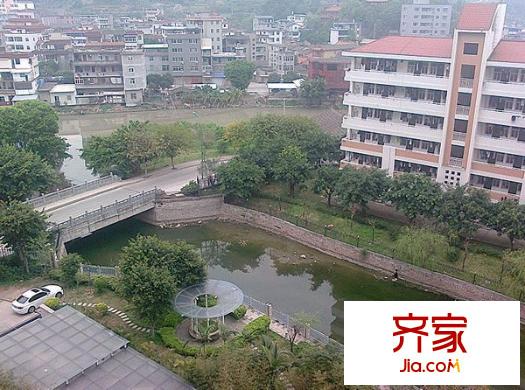 長(zhǎng)山碧水外景圖 