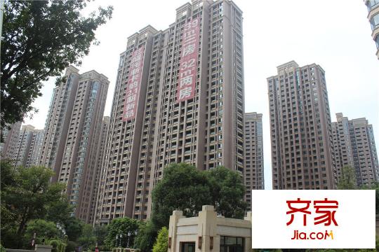 三盛托斯卡納小區(qū)門口（2015-9-15）