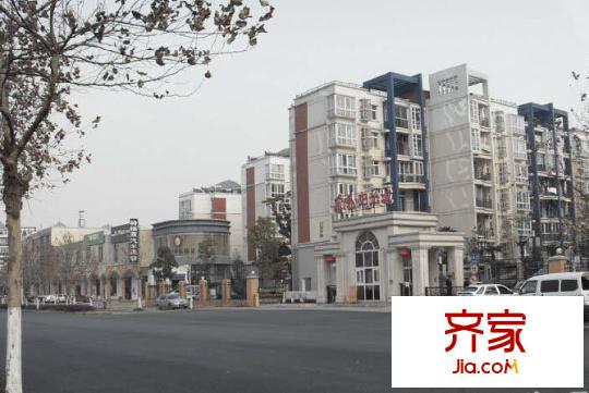 東風(fēng)陽光城別墅外景圖 