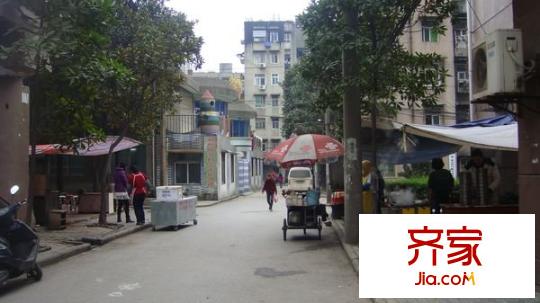 曬湖小區(qū)外景圖 周邊配套