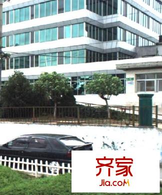 東湖中學(xué)小區(qū)外景圖東湖中學(xué)教師宿舍 