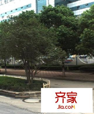 東湖中學(xué)小區(qū)外景圖東湖中學(xué)教師宿舍 