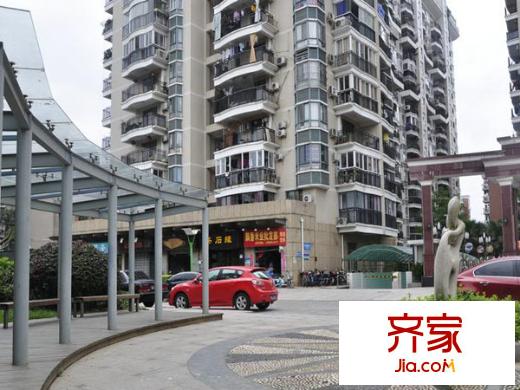 名湖豪門外景圖 