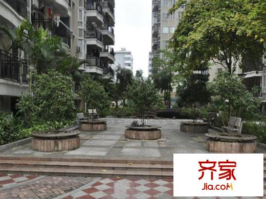 名湖豪門外景圖 