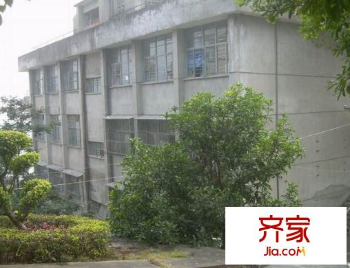 行政學(xué)院單位宿舍外景圖 