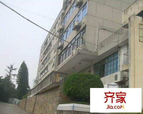 行政學(xué)院單位宿舍外景圖 