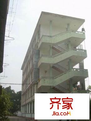 行政學(xué)院單位宿舍外景圖 