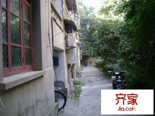 工程學(xué)院宿舍外景圖 