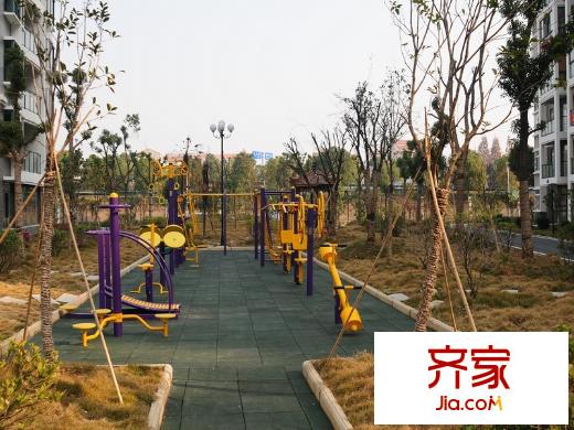 東方新天地老年健身園近景（20140427）