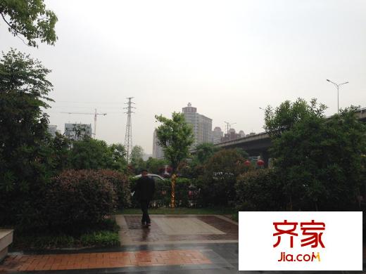 百步亭?金橋匯外景圖營銷中心左前方（20140415）