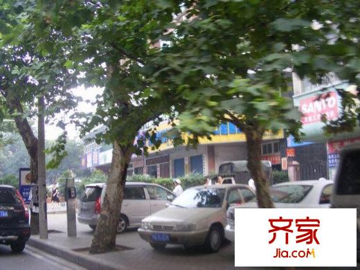 前進(jìn)四路小區(qū)
