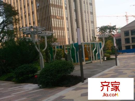 東二環(huán)泰禾廣場(chǎng)外景圖 