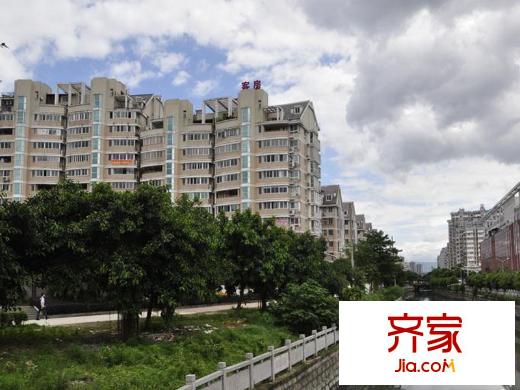 君臨東城外景圖 