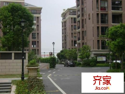 新倉(cāng)山洋樓外景圖 