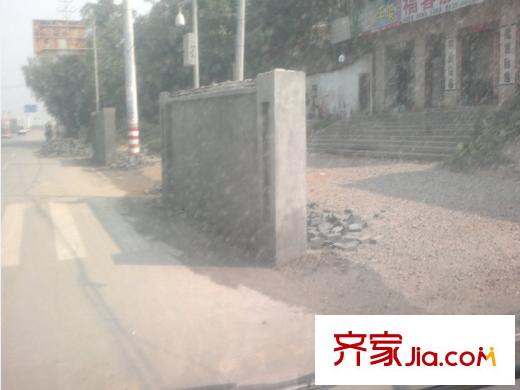 東港國際廣場周邊公路圍擋