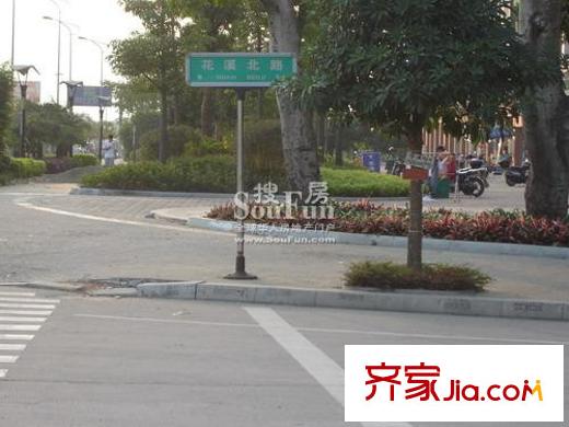 融信寬域配套圖通住項目的路標