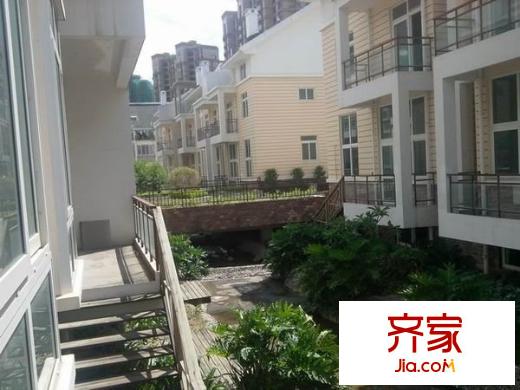 君臨香格里外景圖 