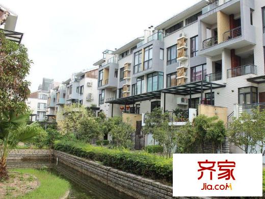 中天金海岸領(lǐng)袖苑別墅外景圖 