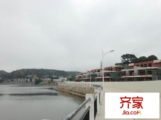 金水湖山城外景圖 