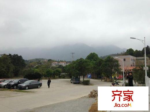 金水湖山城外景圖 