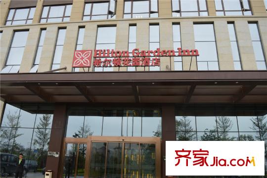 融僑奧體園著希爾頓花園酒店