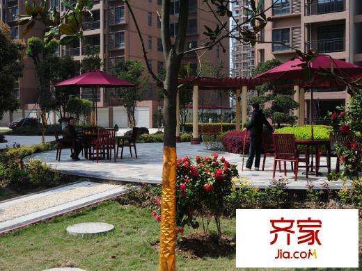 光谷佳園四期綠茵小鎮(zhèn)小區(qū)實(shí)景（20130504）