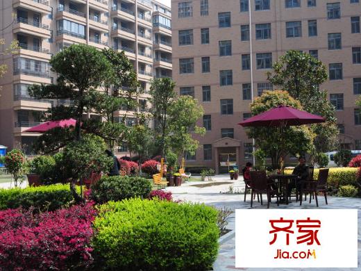光谷佳園四期綠茵小鎮(zhèn)小區(qū)實(shí)景（20130504）
