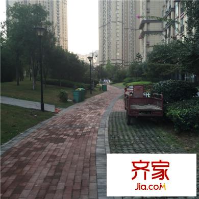 世茂錦繡長(zhǎng)江三期外景圖 