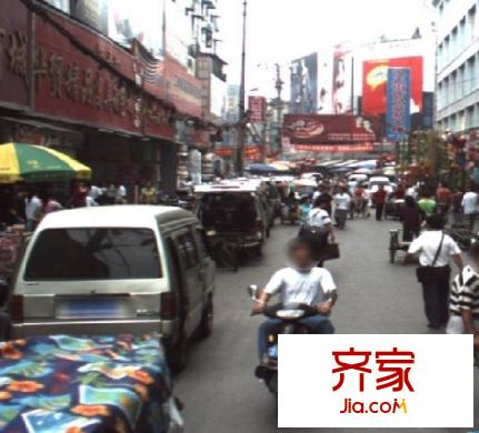漢正街華貿(mào)箱包城外景圖 