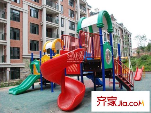 龍城華庭配套圖周邊小區(qū)實(shí)景圖